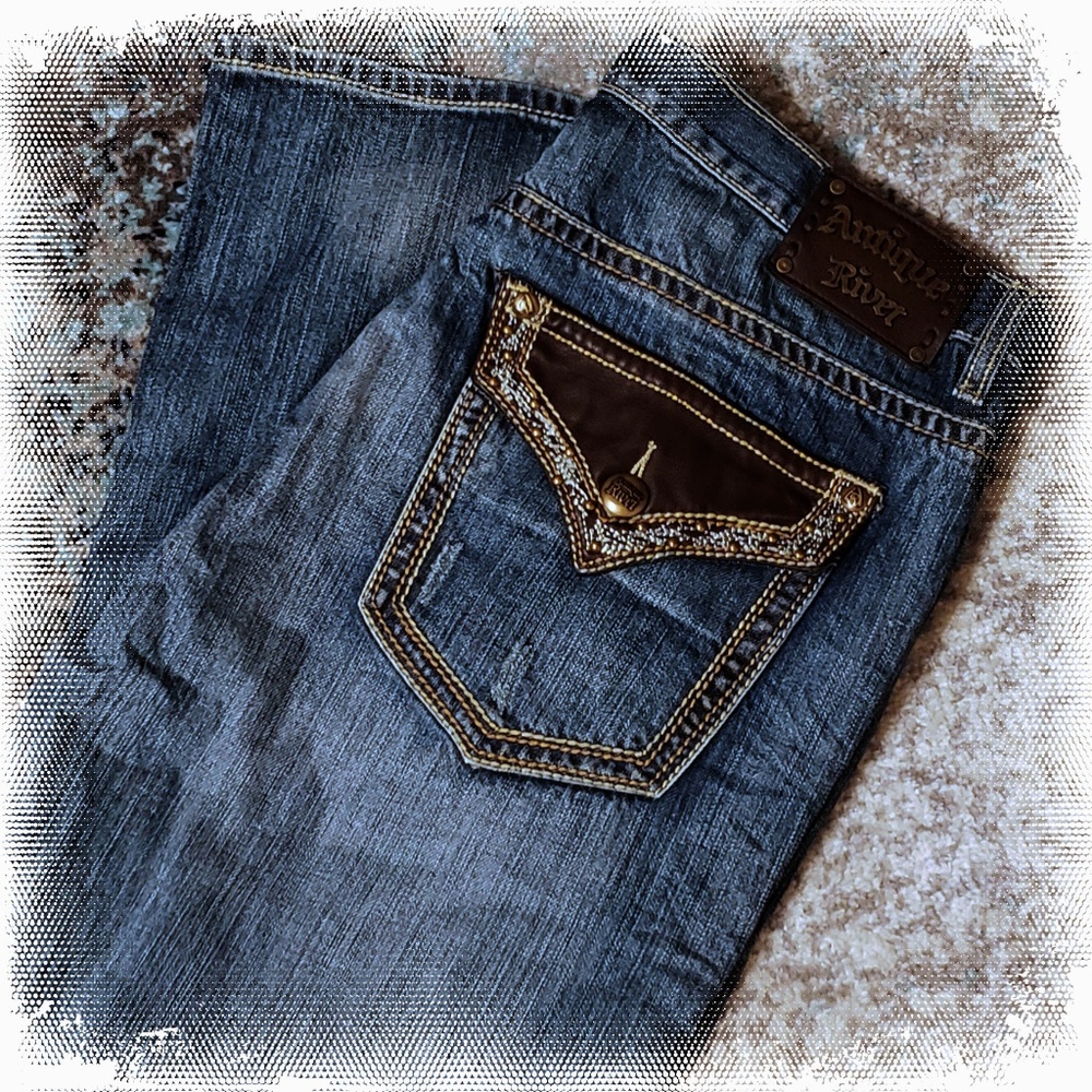 Antique Rivet 36x32 Blue Wash